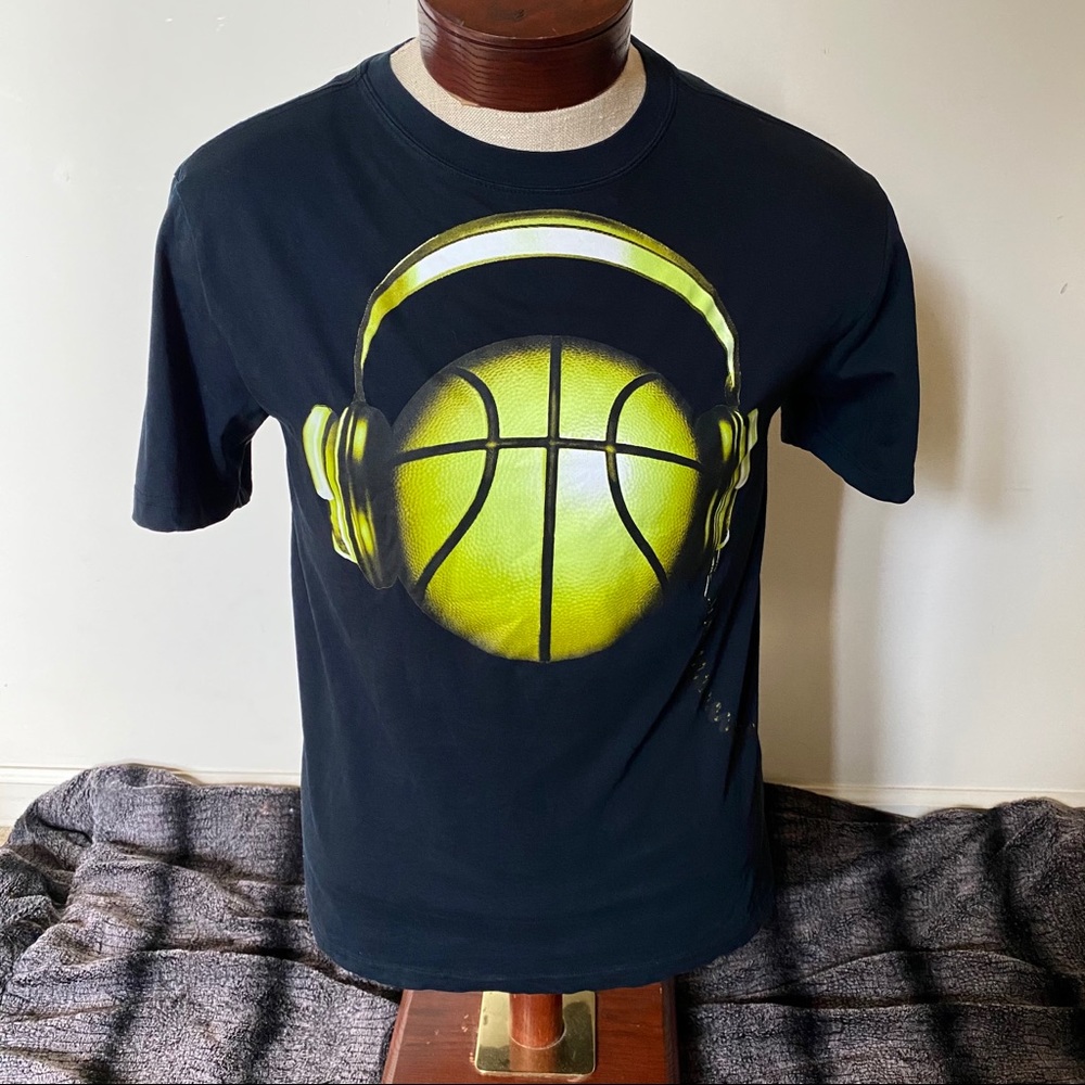 Nike Dri-Fit Graphic Basketball Tee